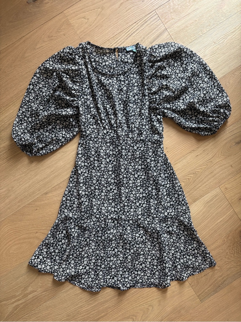 Good Luck Gem Black Floral Puff-Sleeve Mini Dress